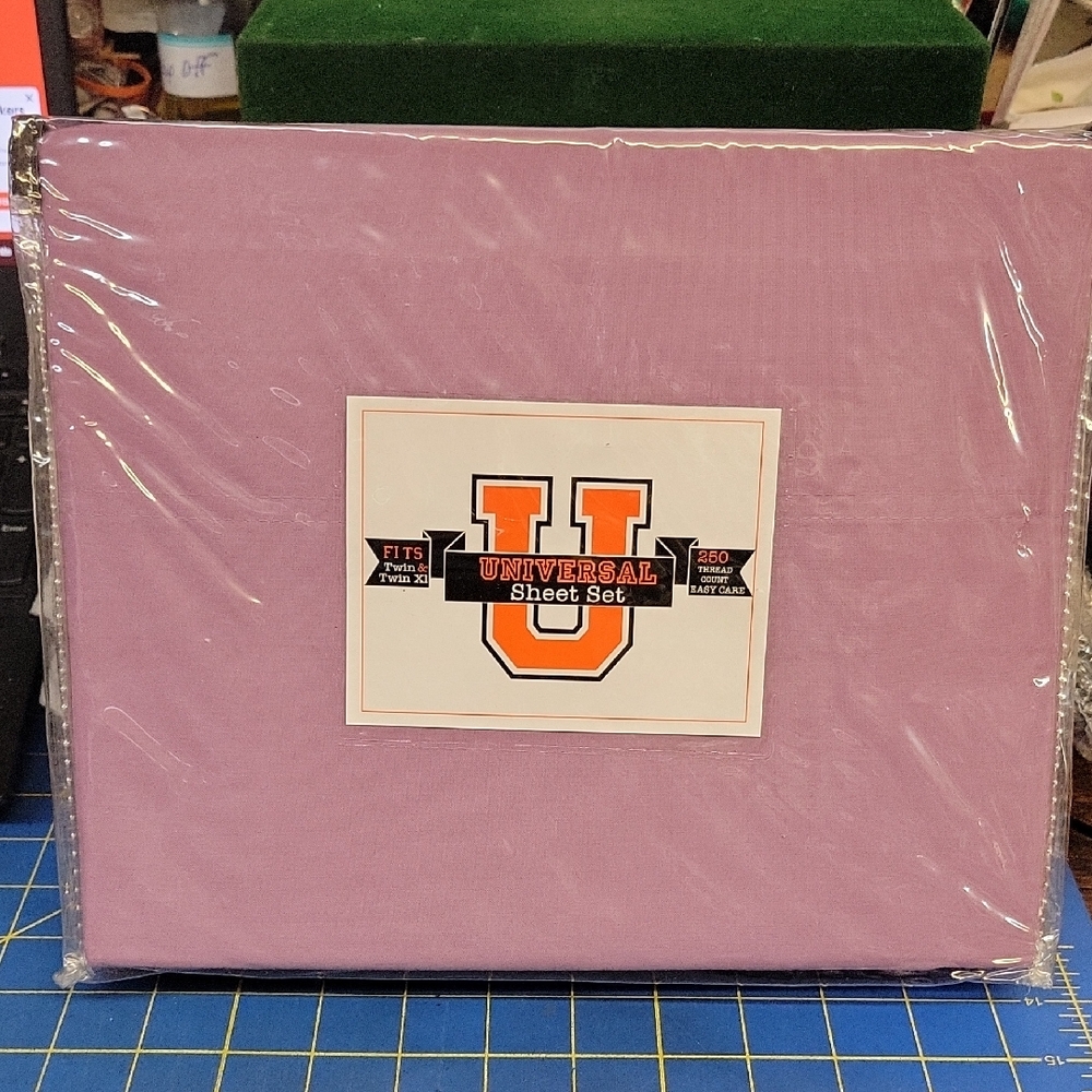 Universal Twin & Twin XL Sheet Set New